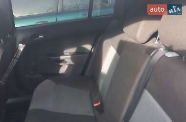 Хэтчбек Opel Astra 2004 в 