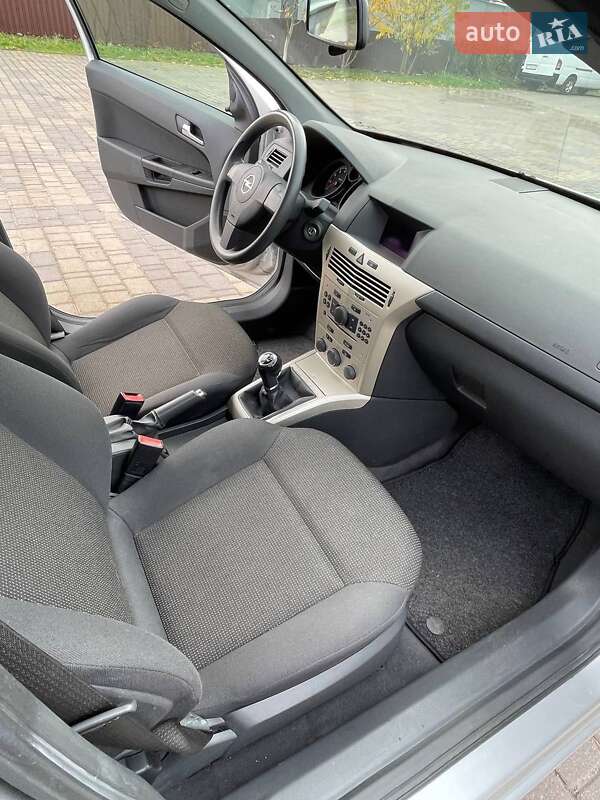 Универсал Opel Astra 2008 в Ивано-Франковске