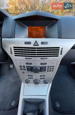 Универсал Opel Astra 2008 в 