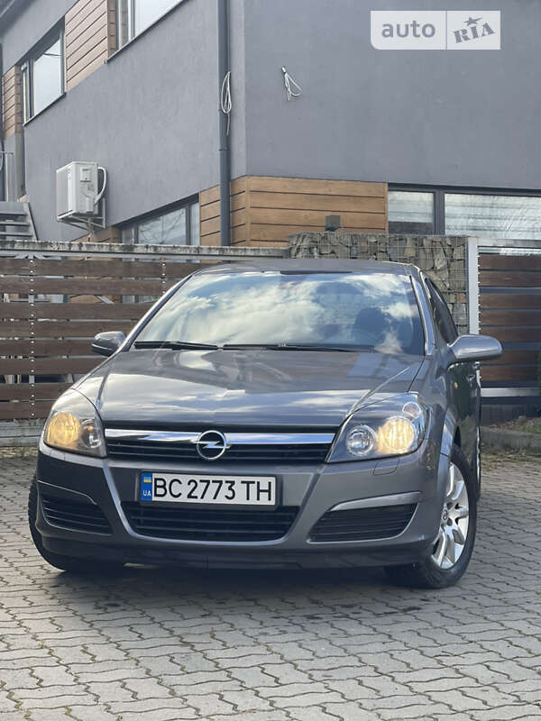 Хетчбек Opel Astra 2004 в 