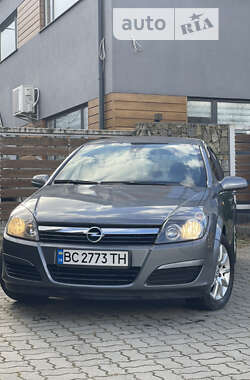 Хетчбек Opel Astra 2004 в 