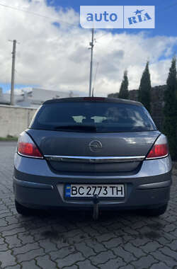 Хетчбек Opel Astra 2004 в 