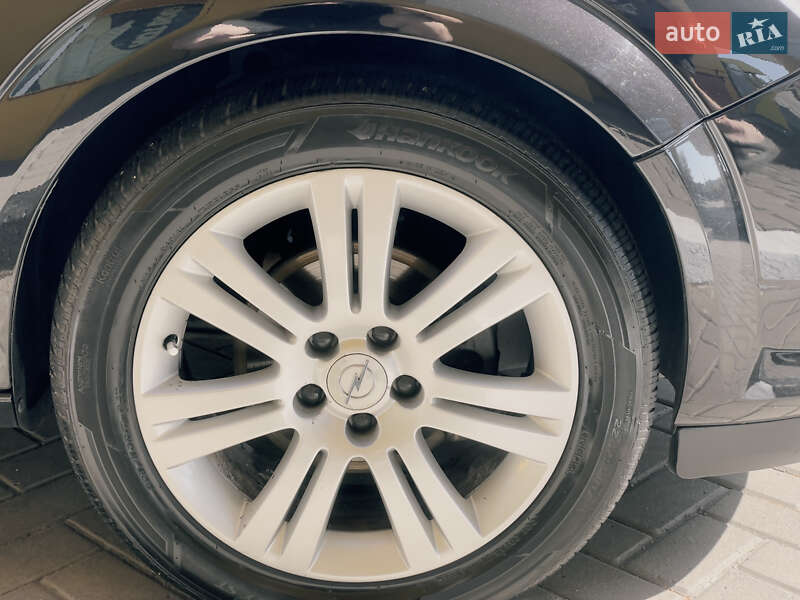 Хэтчбек Opel Astra 2009 в Ровно