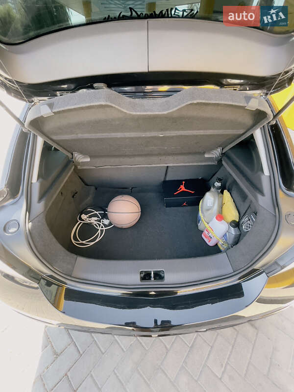 Хэтчбек Opel Astra 2009 в Ровно