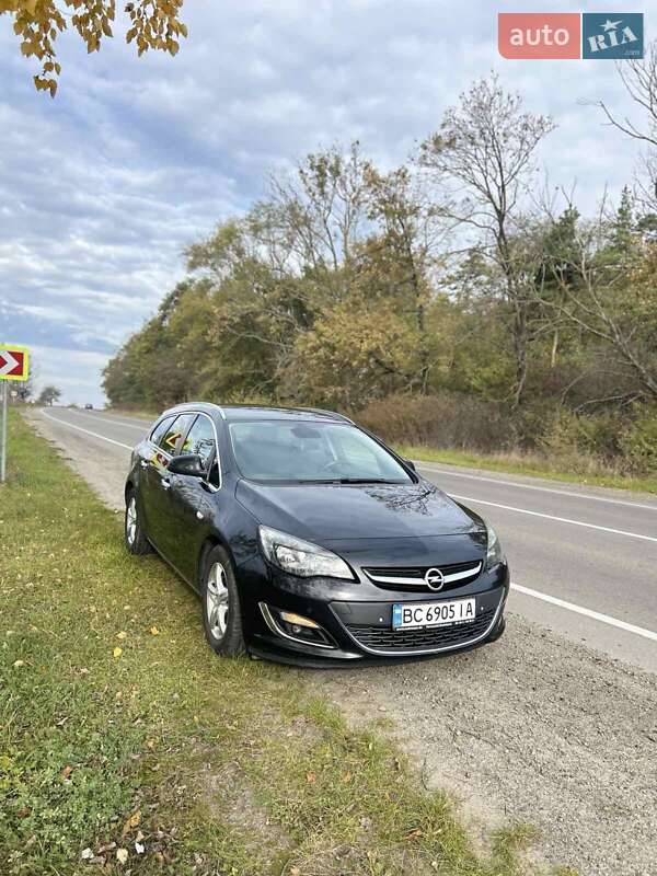 Универсал Opel Astra 2013 в Стрые