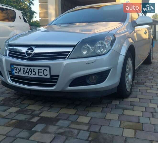 Универсал Opel Astra 2011 в Конотопе