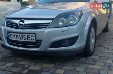 Универсал Opel Astra 2011 в Конотопе