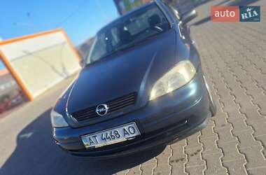 Седан Opel Astra 2005 в Чернівцях