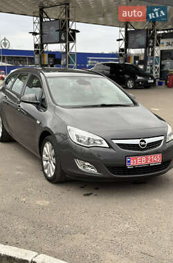 Універсал Opel Astra 2011 в Дубні