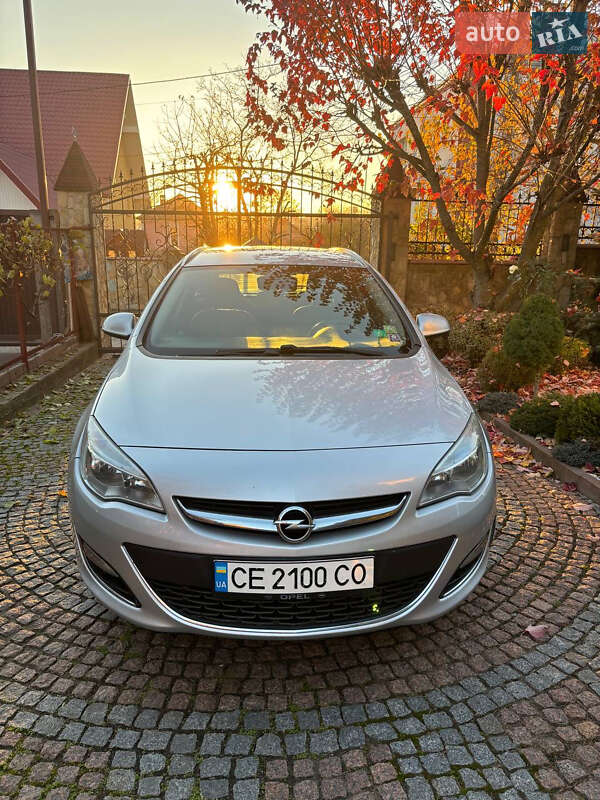 Универсал Opel Astra 2012 в Черновцах