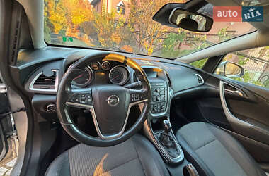 Универсал Opel Astra 2012 в Черновцах