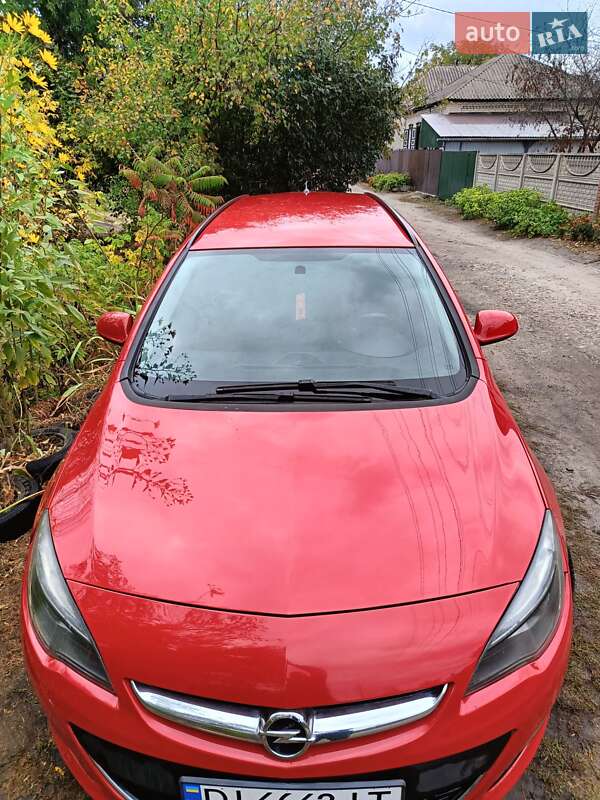 Універсал Opel Astra 2012 в Ізюмі