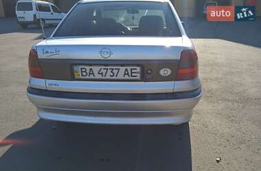 Седан Opel Astra 1998 в Благовещенском