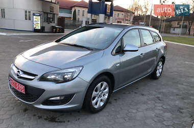 Універсал Opel Astra 2014 в Рівному