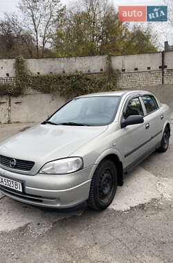 Седан Opel Astra 2007 в Каневі