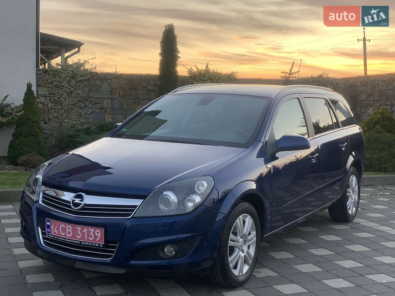 Универсал Opel Astra 2009 в Стрые