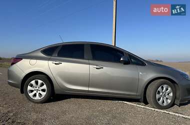 Седан Opel Astra 2015 в 