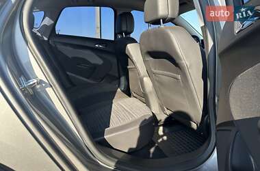 Седан Opel Astra 2015 в 