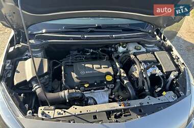 Седан Opel Astra 2015 в 