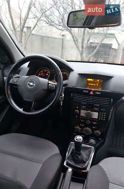 Универсал Opel Astra 2010 в Хмельницком