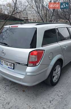 Универсал Opel Astra 2010 в Хмельницком