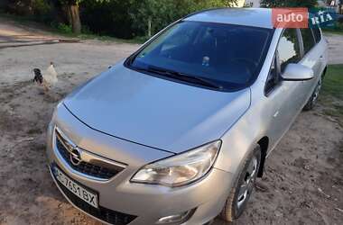 Универсал Opel Astra 2012 в 