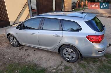 Универсал Opel Astra 2012 в 