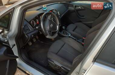 Универсал Opel Astra 2012 в 