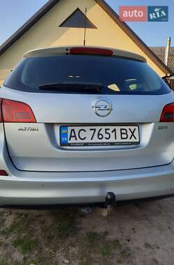 Универсал Opel Astra 2012 в 