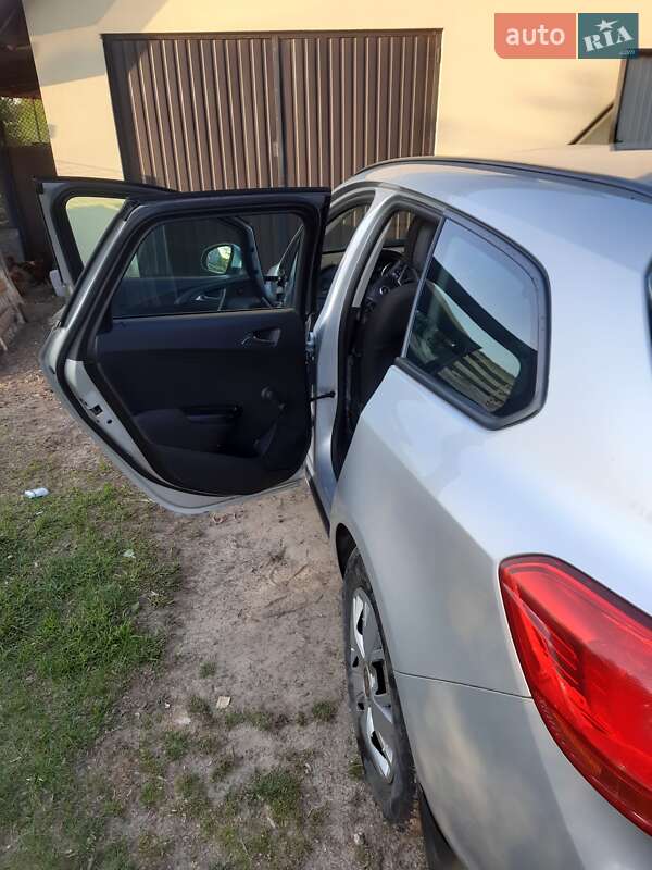 Универсал Opel Astra 2012 в Ратным