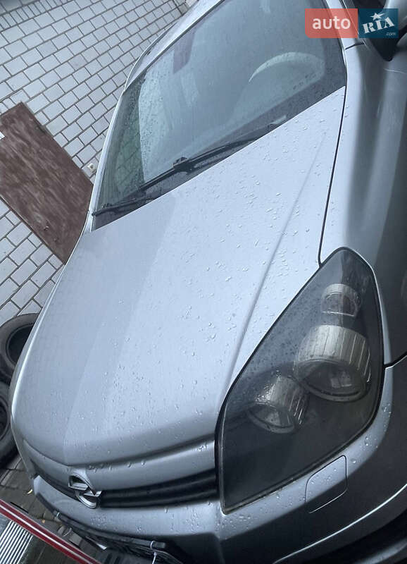 Универсал Opel Astra 2004 в Мерефа