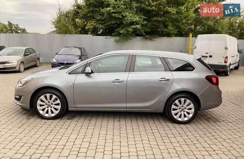 Універсал Opel Astra 2012 в Виноградові