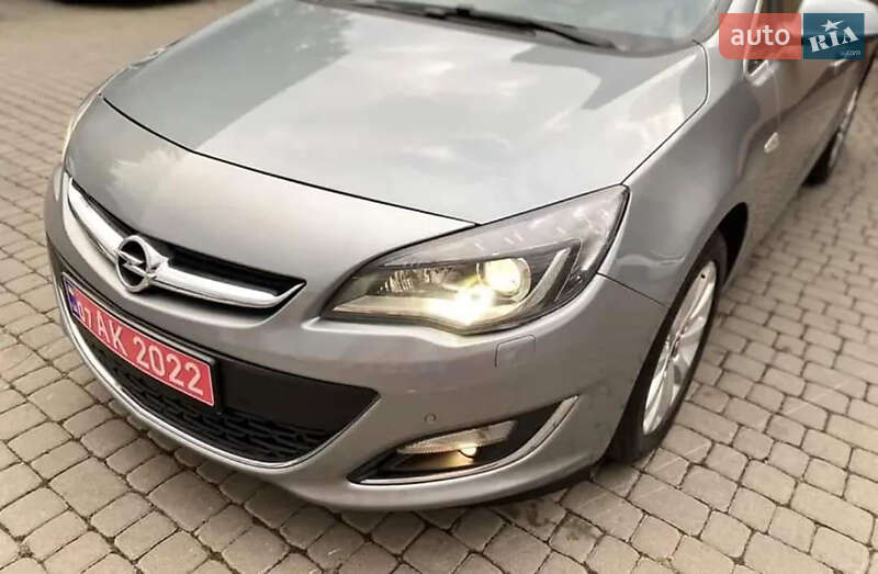 Універсал Opel Astra 2012 в Виноградові