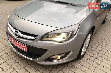 Универсал Opel Astra 2012 в 