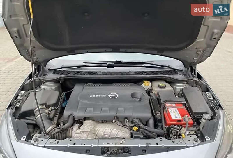 Універсал Opel Astra 2012 в Виноградові