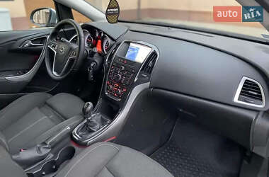Универсал Opel Astra 2012 в 