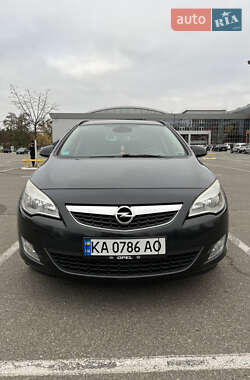 Універсал Opel Astra 2012 в Броварах