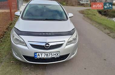 Универсал Opel Astra 2011 в Калуше