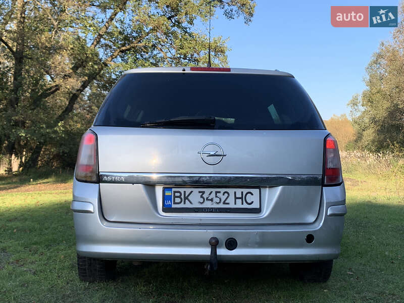 Универсал Opel Astra 2009 в Кременце