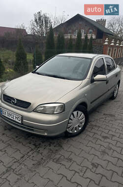 Седан Opel Astra 2007 в Красилове