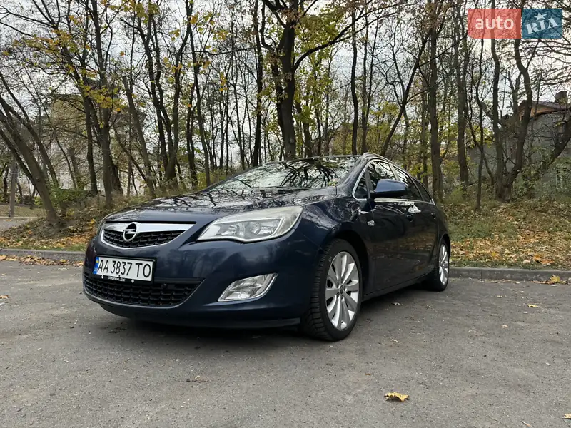 Opel Astra 2011