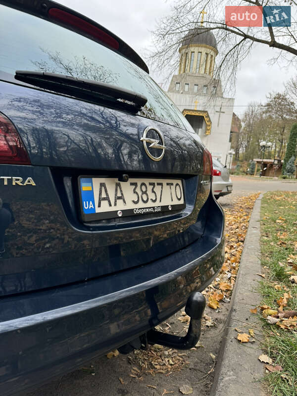 Універсал Opel Astra 2011 в Києві