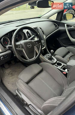 Универсал Opel Astra 2011 в Киеве