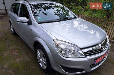 Универсал Opel Astra 2009 в Луцке