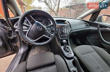 Универсал Opel Astra 2011 в Городке