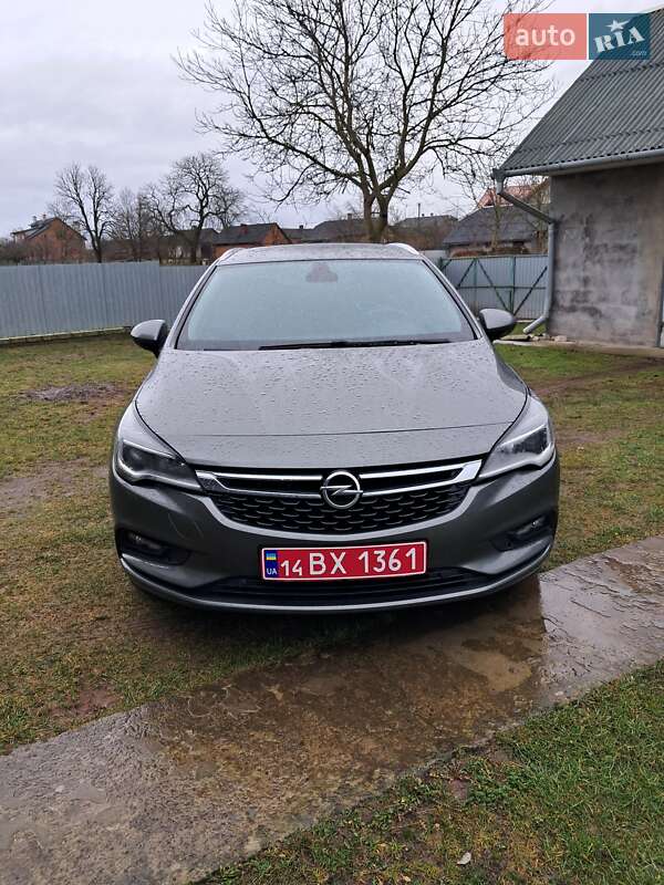 Универсал Opel Astra 2017 в Сокале