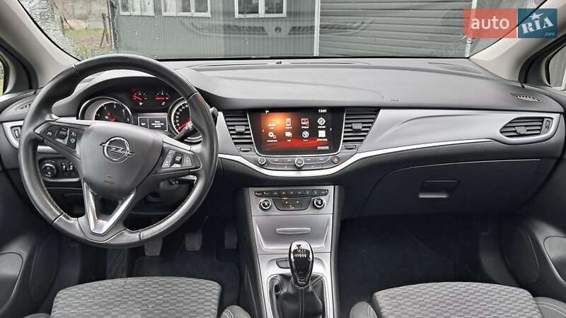 Универсал Opel Astra 2017 в Сокале