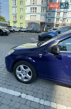 Универсал Opel Astra 2010 в 
