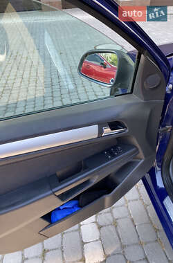 Универсал Opel Astra 2010 в 