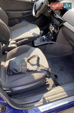 Универсал Opel Astra 2010 в 